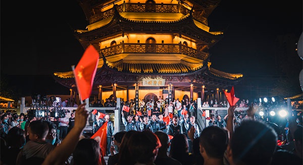 燃！快閃唱響《我和我的祖國》，國慶小長假樂游里運河！